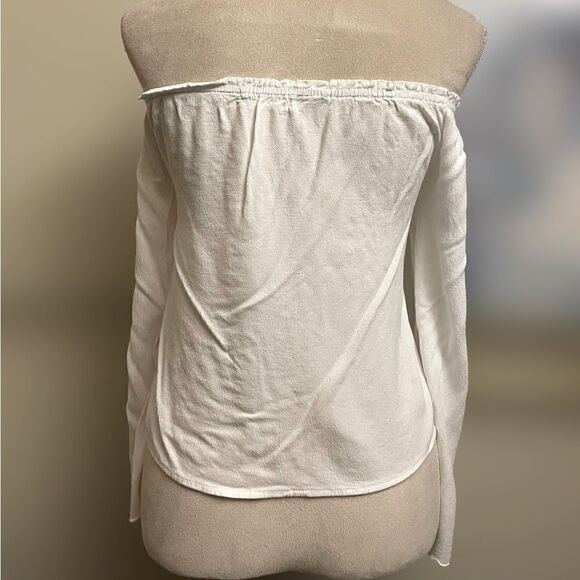 Em & Elle White Off the shoulder Blouse w/ Buttons & Cut Outs (Size: LG) - Picture 3 of 8